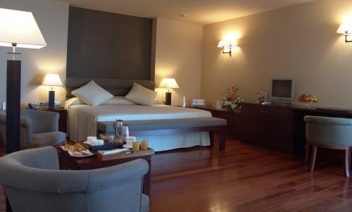 Hotel Colon Thalasso Termal Caldes D'Estrach Room photo